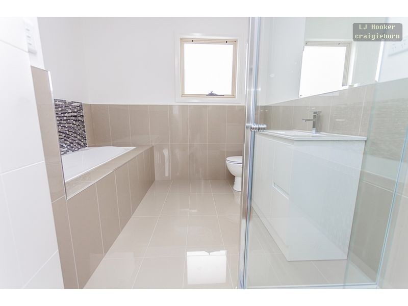 14 Spirited Circuit, Craigieburn VIC 3064