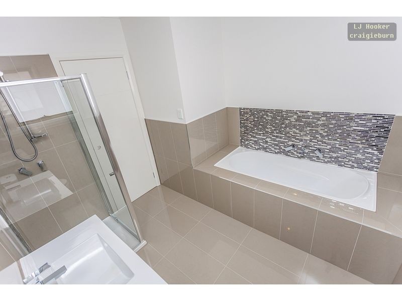 14 Spirited Circuit, Craigieburn VIC 3064