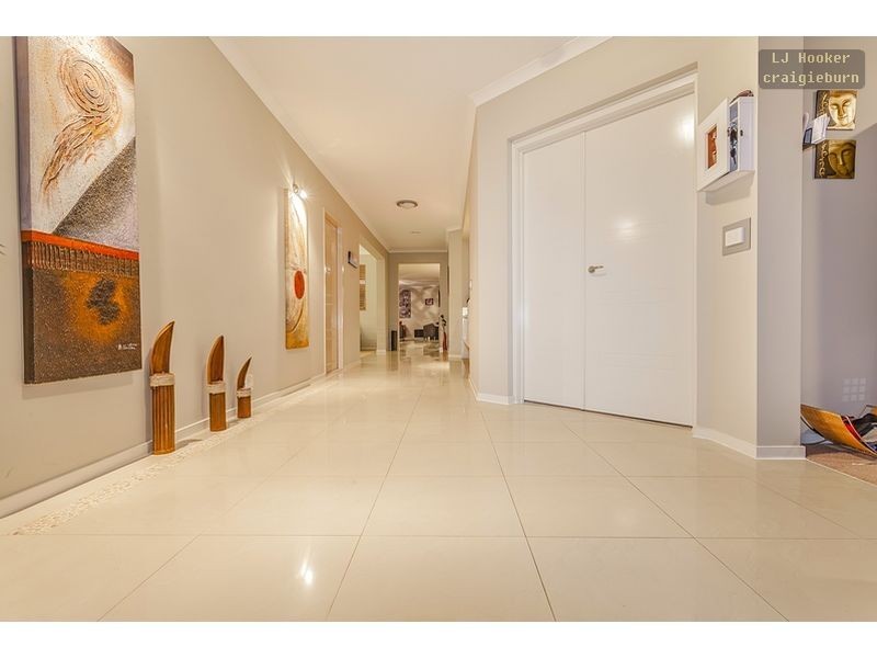 22 Gippsland Way, Craigieburn VIC 3064