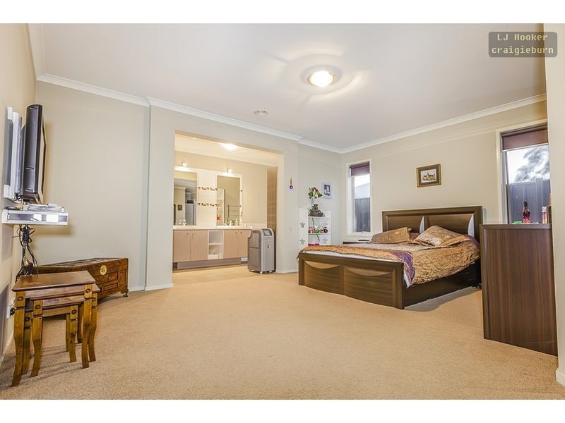 22 Gippsland Way, Craigieburn VIC 3064