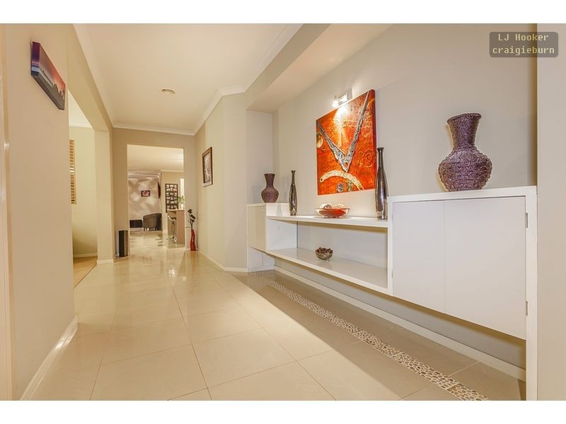 22 Gippsland Way, Craigieburn VIC 3064