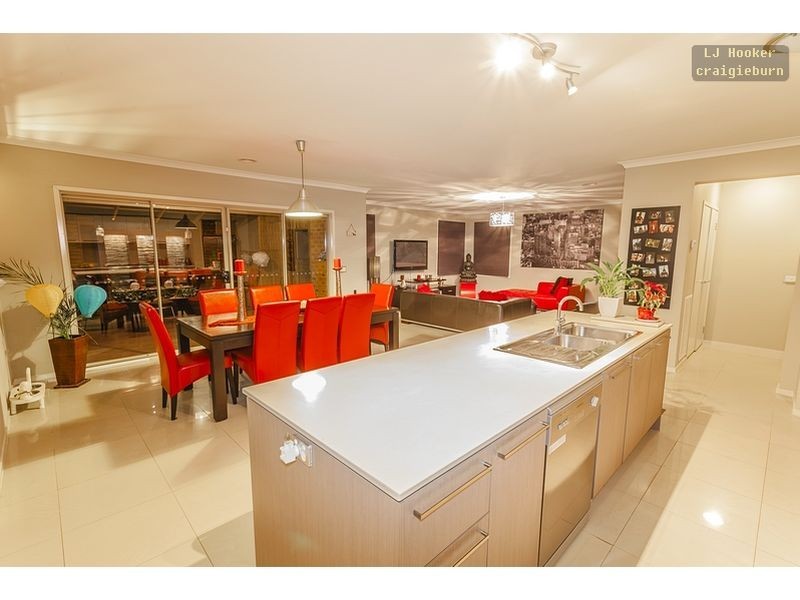 22 Gippsland Way, Craigieburn VIC 3064