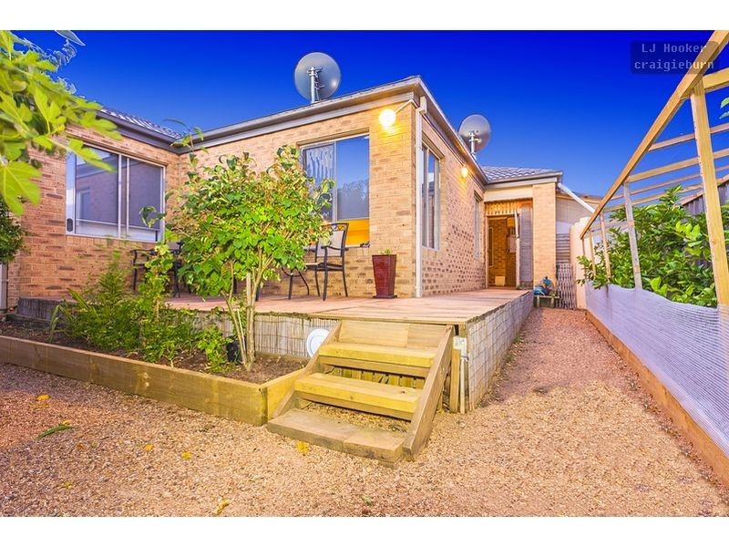 22 Gippsland Way, Craigieburn VIC 3064