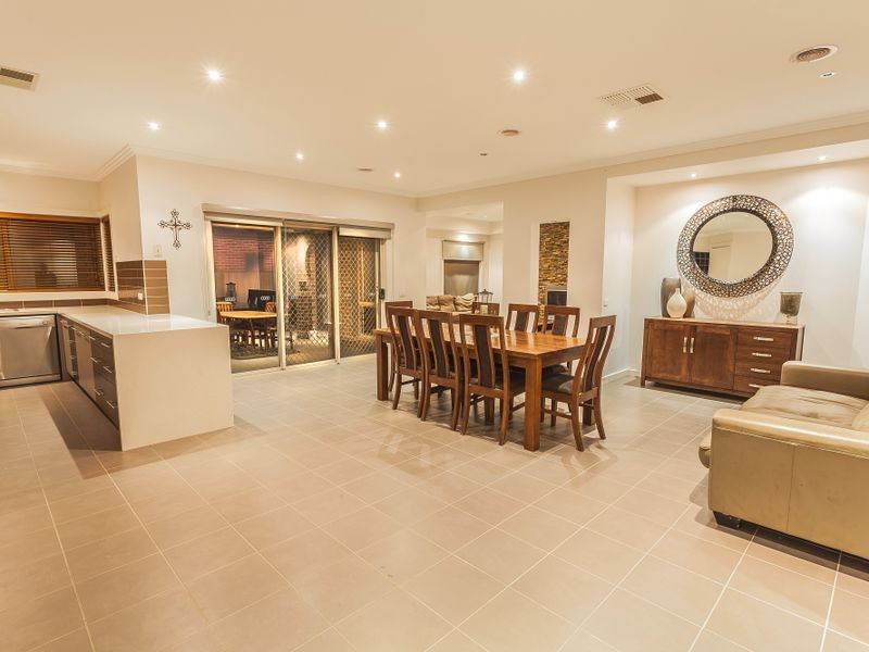 25 Hampton Street, Craigieburn VIC 3064