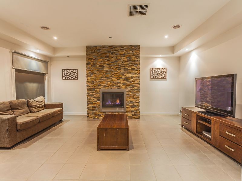 25 Hampton Street, Craigieburn VIC 3064