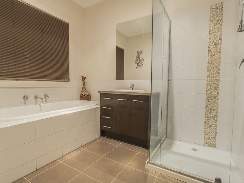 25 Hampton Street, Craigieburn VIC 3064