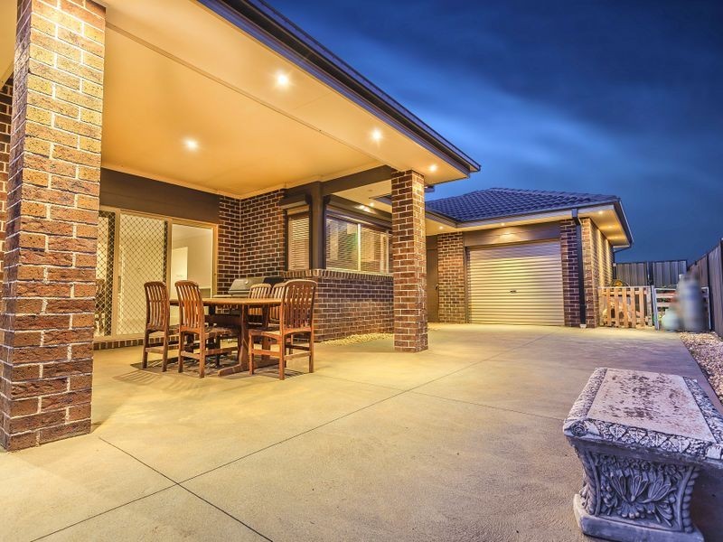 25 Hampton Street, Craigieburn VIC 3064