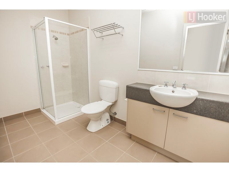 5 Yorkshire Terrace, Craigieburn VIC 3064