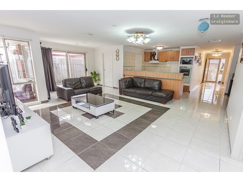 14 Alberton Avenue, Roxburgh Park VIC 3064