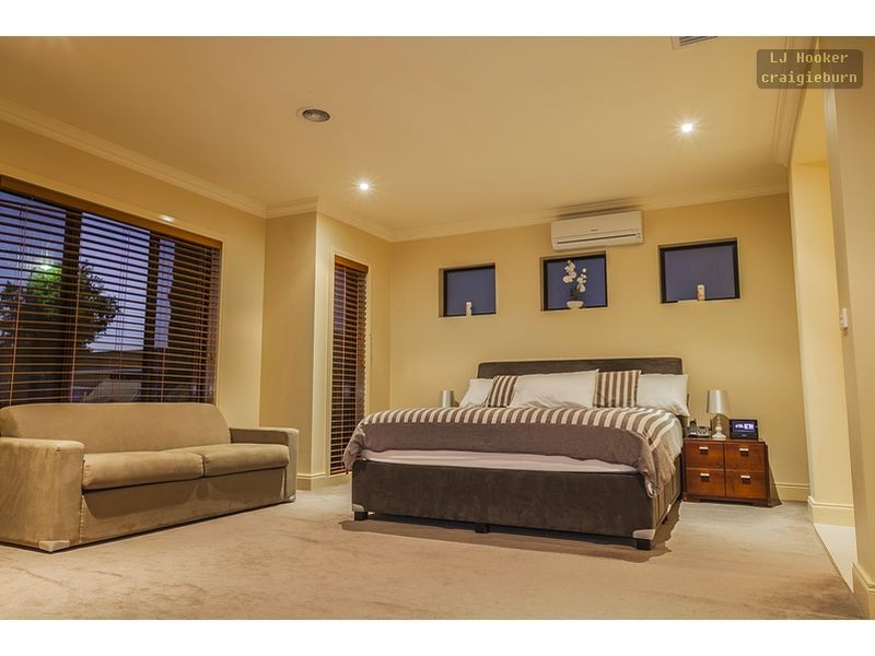 46 Wheatley Av, Roxburgh Park VIC 3064