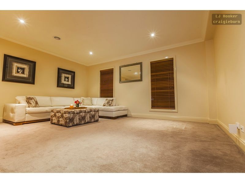 46 Wheatley Av, Roxburgh Park VIC 3064