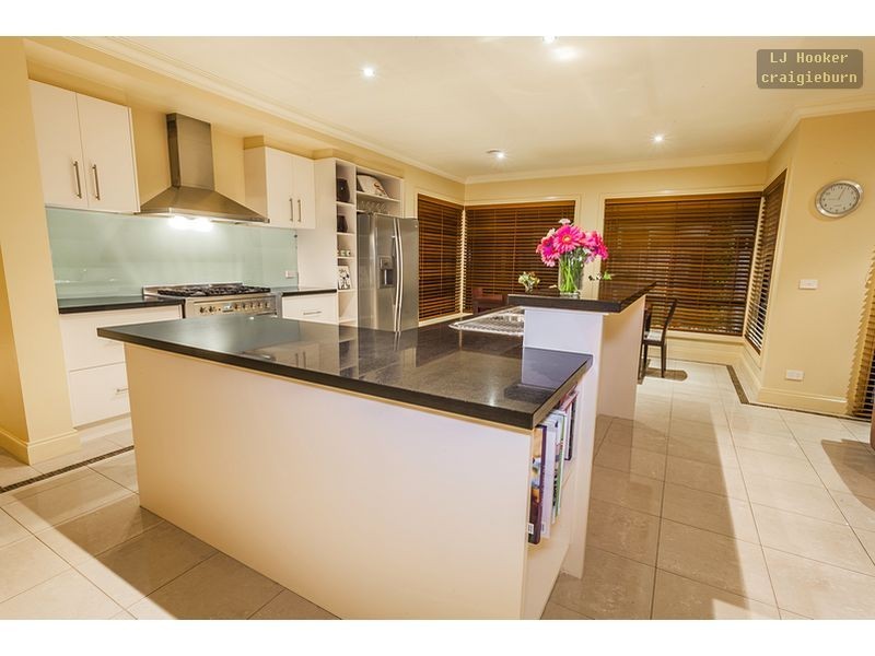 46 Wheatley Av, Roxburgh Park VIC 3064