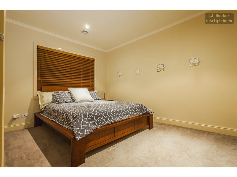 46 Wheatley Av, Roxburgh Park VIC 3064