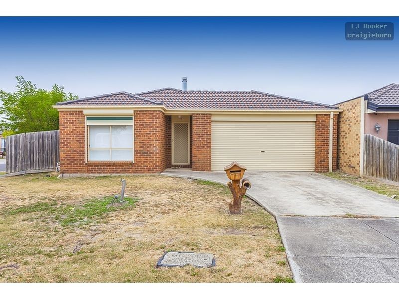 6 Stead St, Roxburgh Park VIC 3064