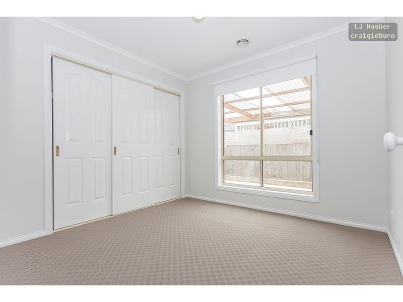 6 Stead St, Roxburgh Park VIC 3064