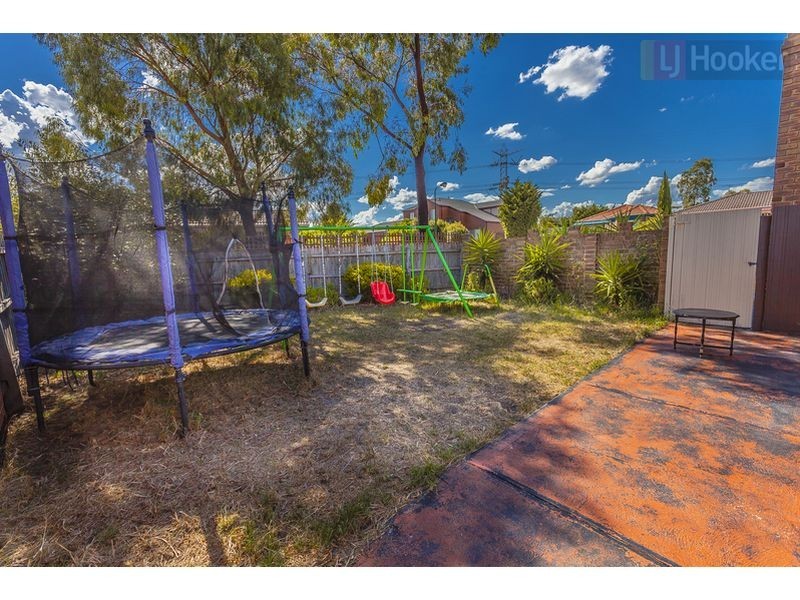 12 Baynton Crescent, Roxburgh Park VIC 3064