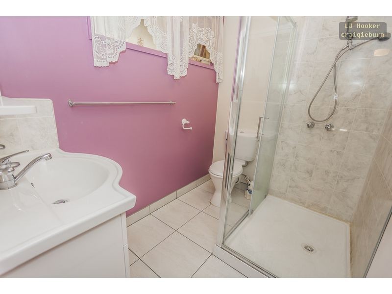 9 Care Close, Meadow Heights VIC 3048