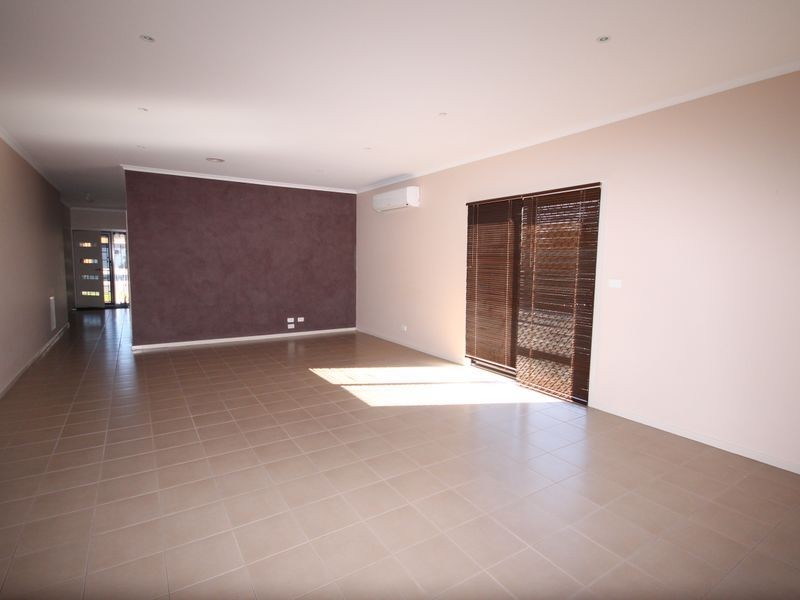 24 Paddington St, Craigieburn VIC 3064