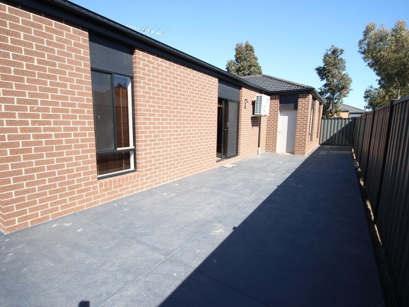 24 Paddington St, Craigieburn VIC 3064