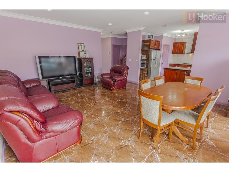 2A Beacon Hills Crescent, Craigieburn VIC 3064