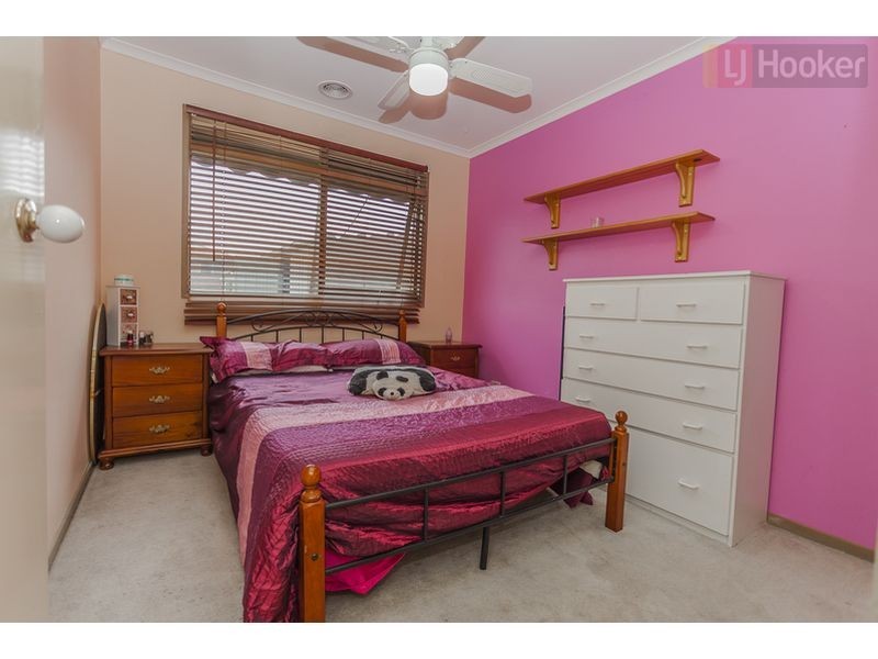 73 Bridgewater Road, Craigieburn VIC 3064