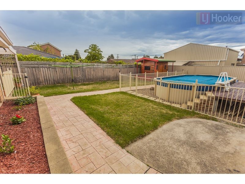 73 Bridgewater Road, Craigieburn VIC 3064