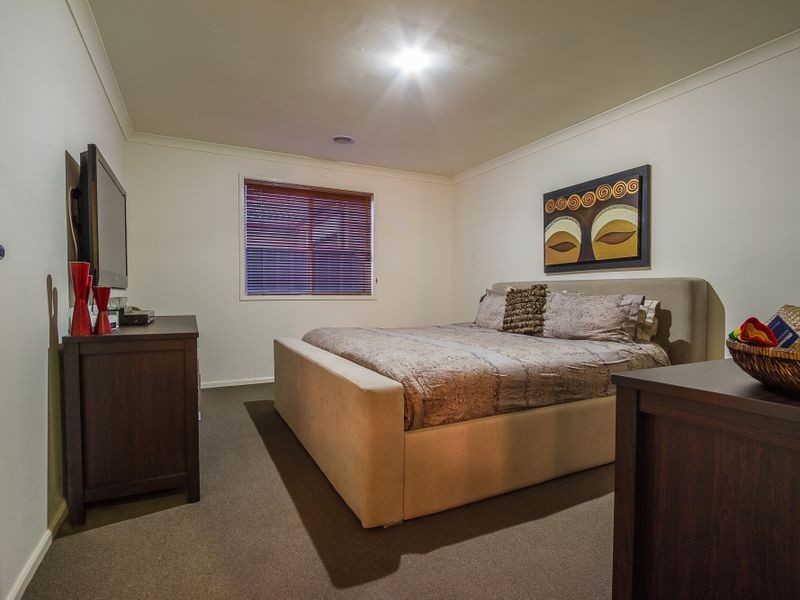 62 Mareeba Way, Craigieburn VIC 3064