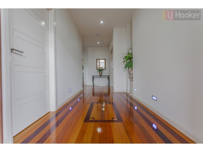 14 Taransay Way, Craigieburn VIC 3064