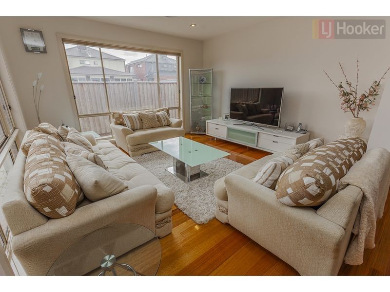 14 Taransay Way, Craigieburn VIC 3064