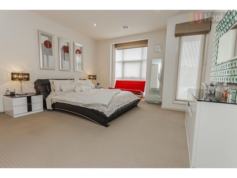 14 Taransay Way, Craigieburn VIC 3064