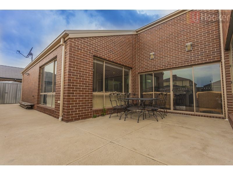 14 Taransay Way, Craigieburn VIC 3064