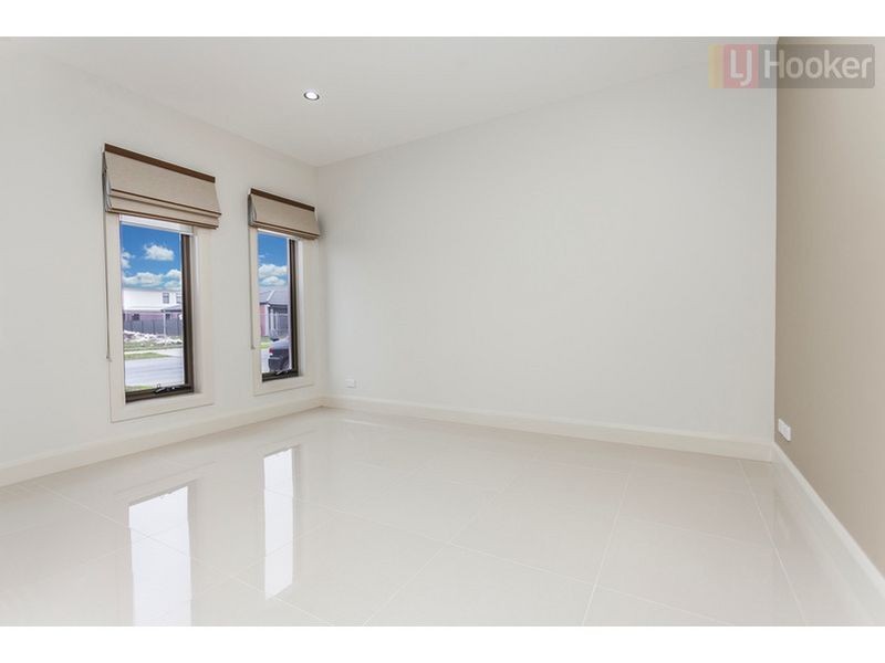 60 Biltmore Crescent, Roxburgh Park VIC 3064