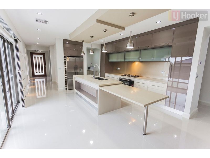 60 Biltmore Crescent, Roxburgh Park VIC 3064