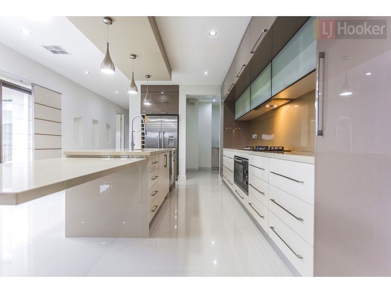 60 Biltmore Crescent, Roxburgh Park VIC 3064