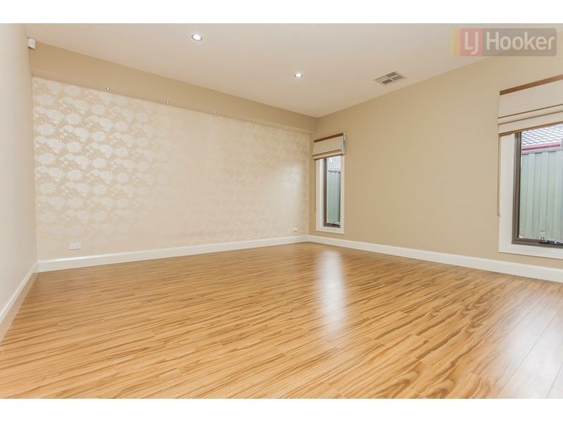 60 Biltmore Crescent, Roxburgh Park VIC 3064