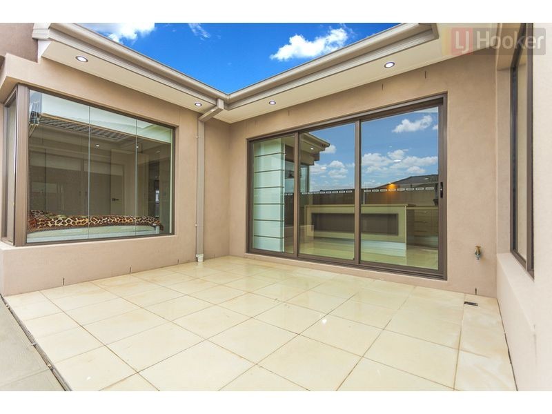 60 Biltmore Crescent, Roxburgh Park VIC 3064