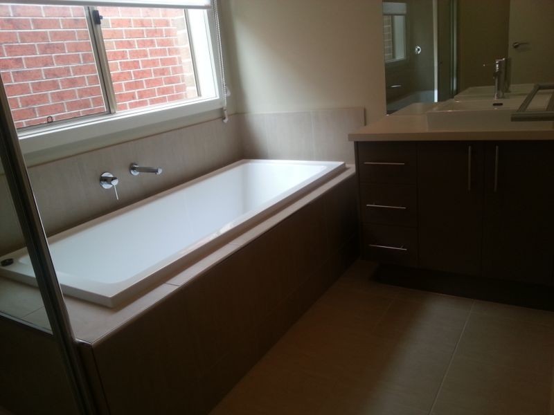 14 Woodford St, Craigieburn VIC 3064