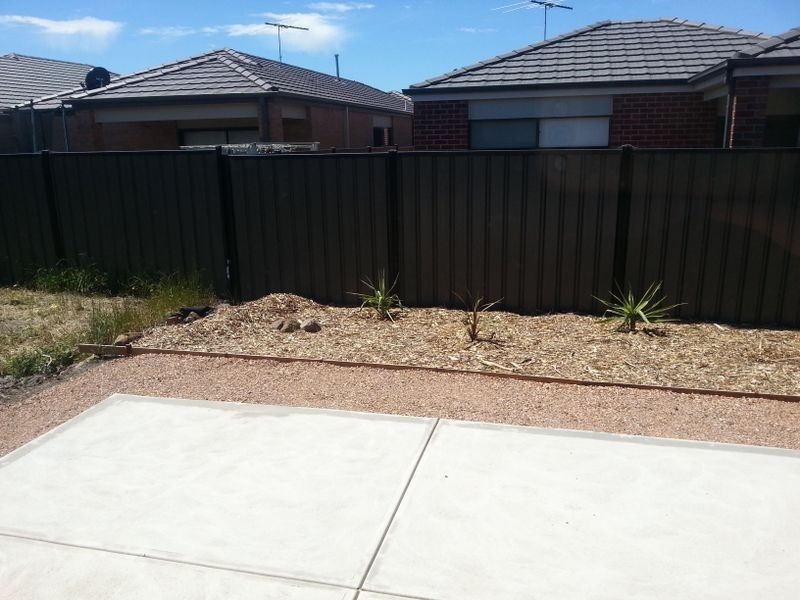 14 Woodford St, Craigieburn VIC 3064