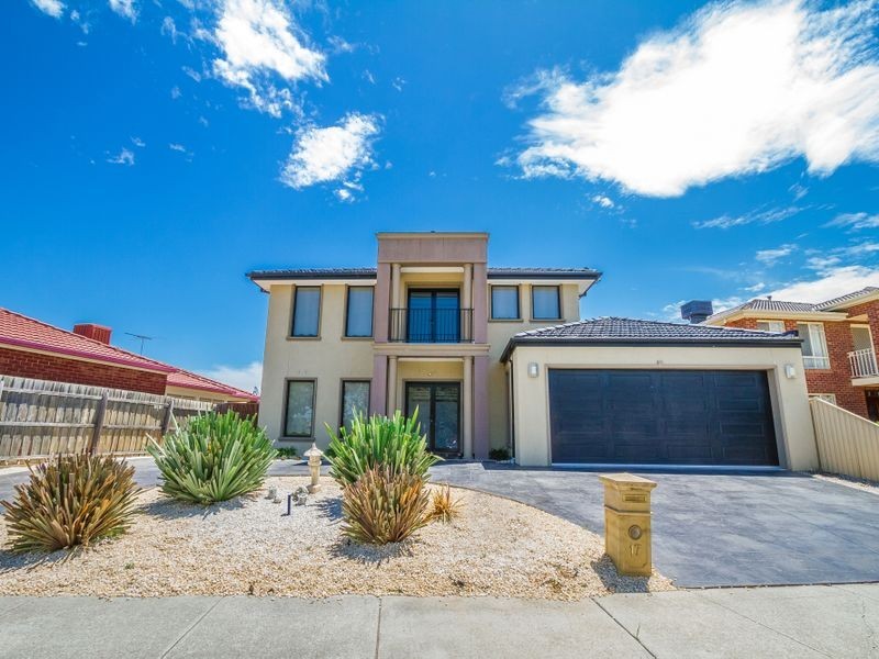17 Santa Cruz Blvd, Roxburgh Park VIC 3064