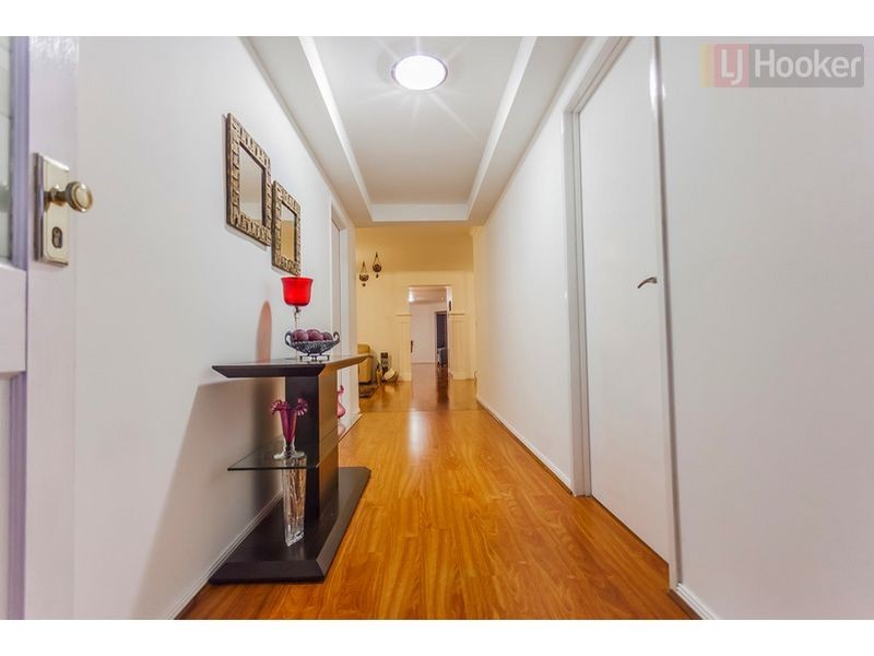 6 Volantis Crescent, Roxburgh Park VIC 3064