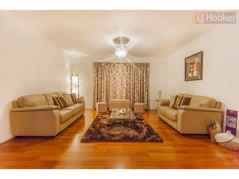 6 Volantis Crescent, Roxburgh Park VIC 3064