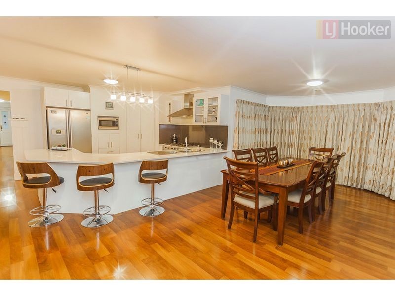 6 Volantis Crescent, Roxburgh Park VIC 3064