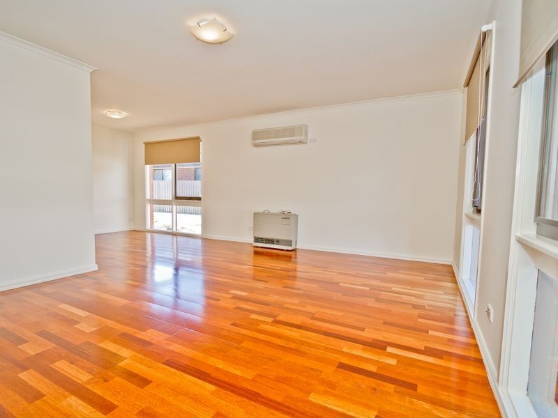 14 Woking St, Craigieburn VIC 3064