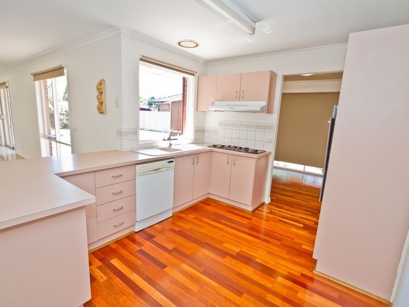 14 Woking St, Craigieburn VIC 3064