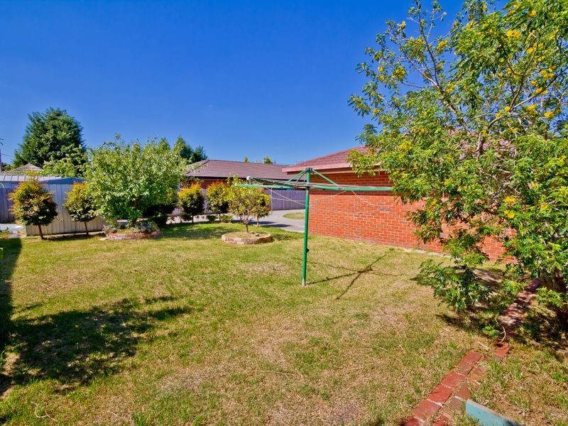 14 Woking St, Craigieburn VIC 3064