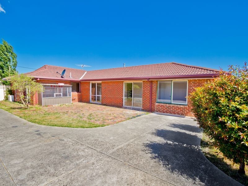 14 Woking St, Craigieburn VIC 3064