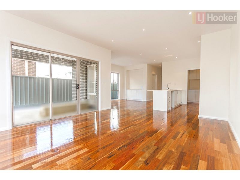 8 Marathon Blvd, Craigieburn VIC 3064