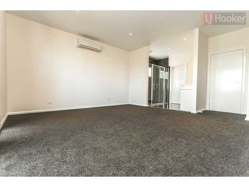 8 Marathon Blvd, Craigieburn VIC 3064