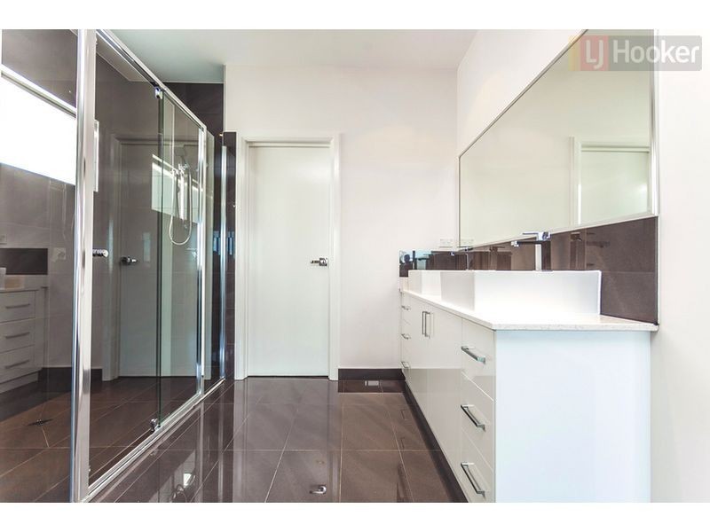 8 Marathon Blvd, Craigieburn VIC 3064