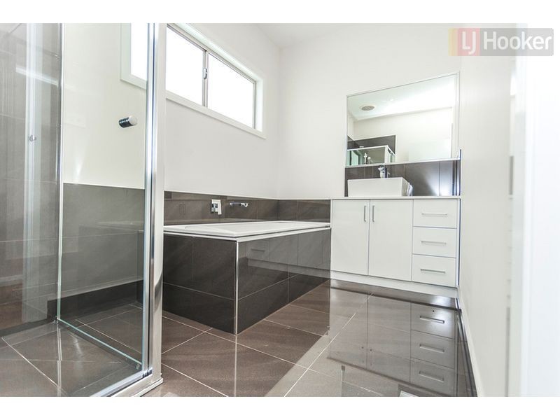 8 Marathon Blvd, Craigieburn VIC 3064